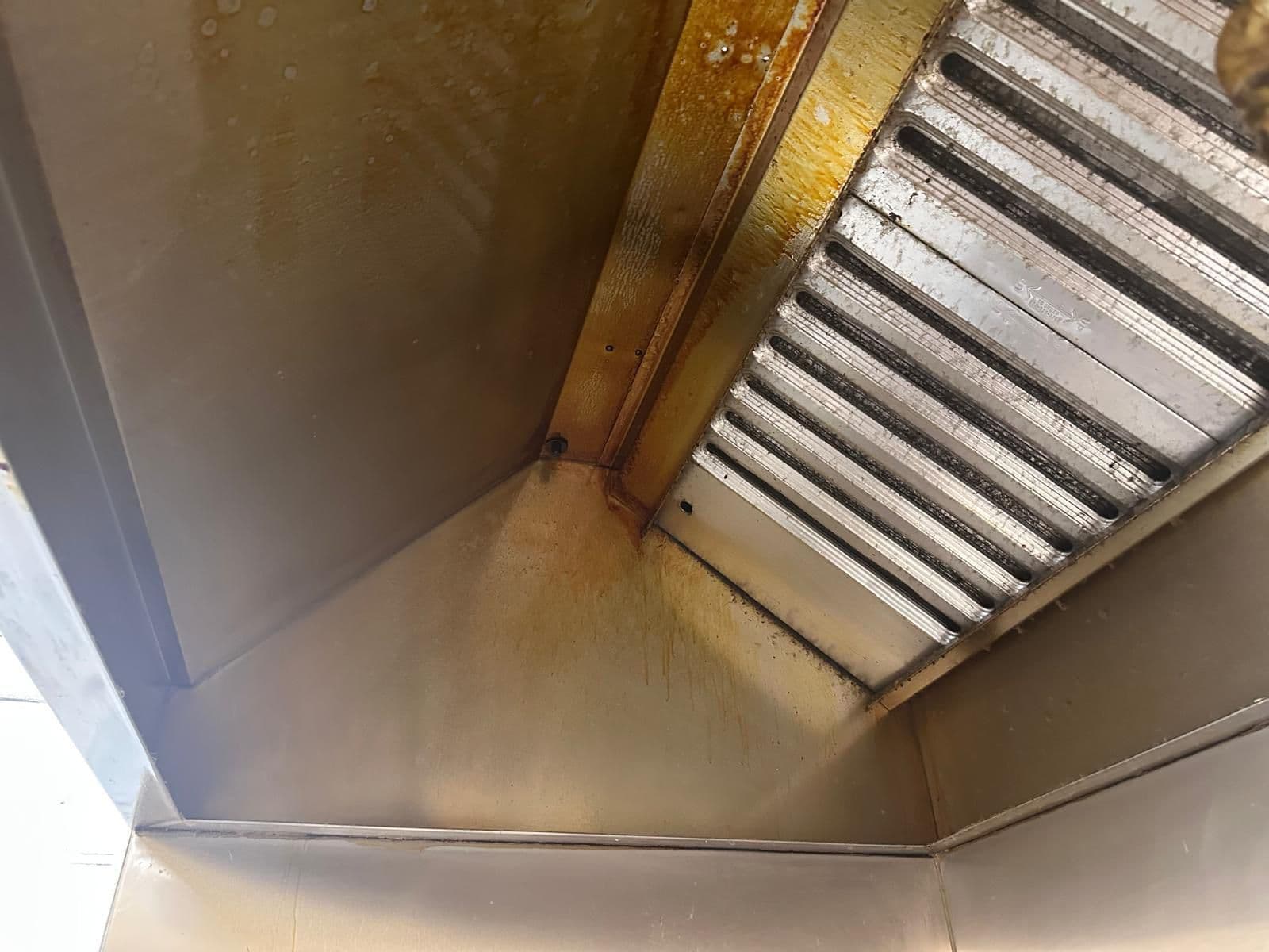 Before cleaning kitchen exhaust